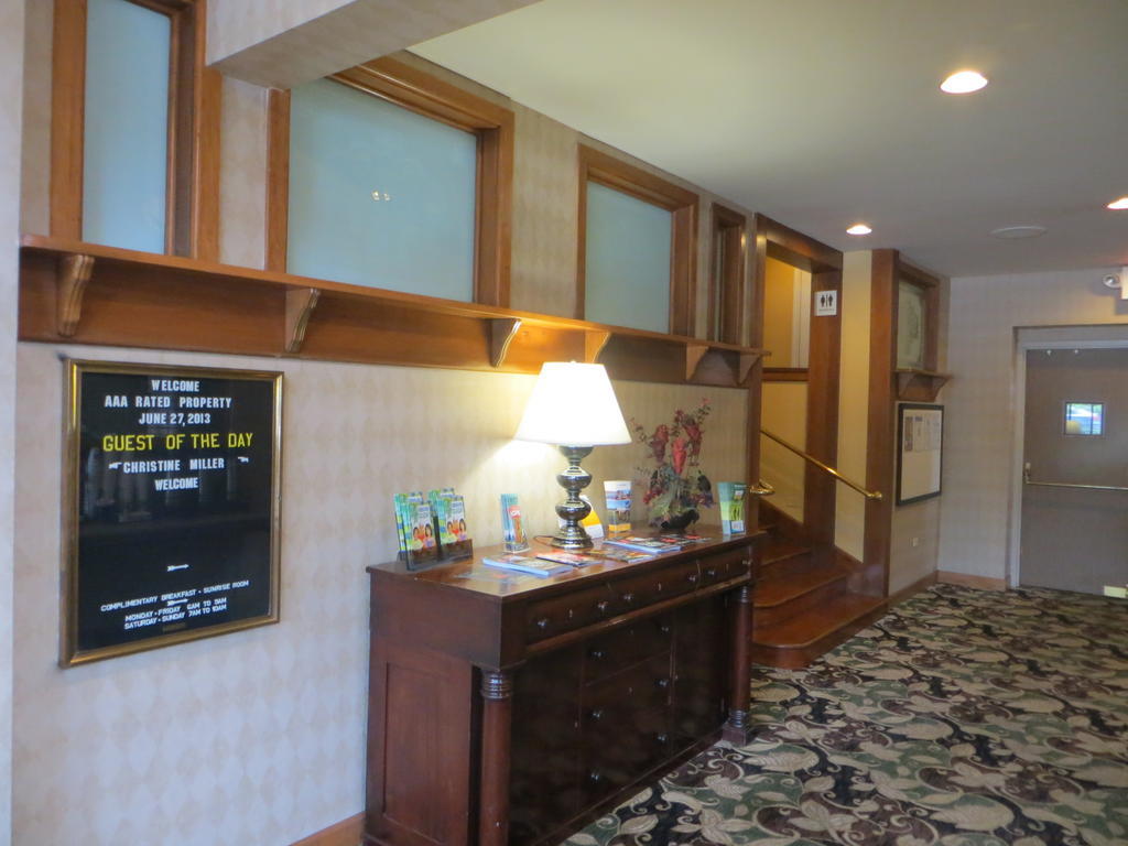 Rodeway Inn Skokie Exterior photo